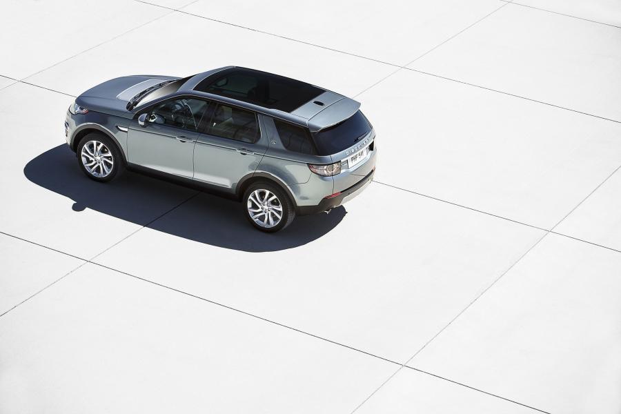  Land Rover Discovery Sport HSE Luxury 2015 года  (фото 15 из 62)